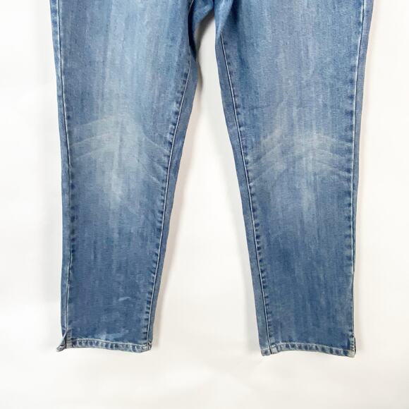 2/$30 Talbots Womens Straight Leg Medium Blue Wash Jeans Size 6 Zip Back Pockets - Picture 5 of 10